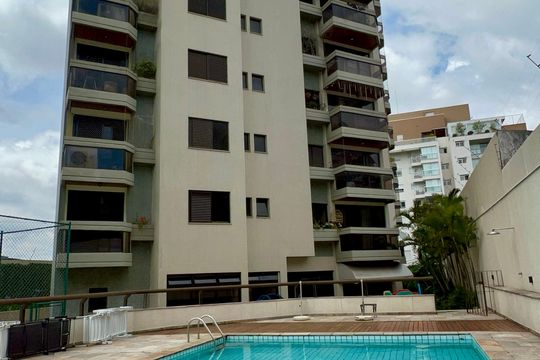Fachada de apartamento à venda com 3 quartos, 250m² em Pinheiros, São Paulo