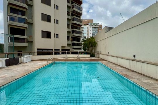 Área comum - Piscina de apartamento à venda com 3 quartos, 250m² em Pinheiros, São Paulo