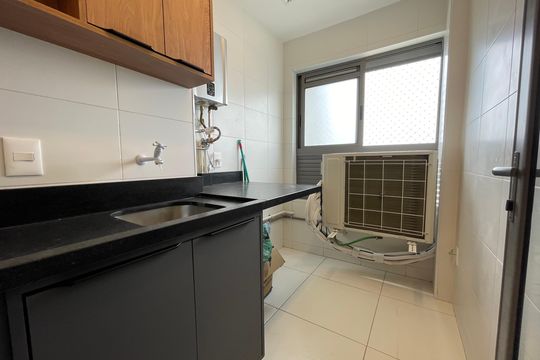 Cozinha e Área de Serviço de apartamento à venda com 2 quartos, 54m² em Vila Sonia, São Paulo