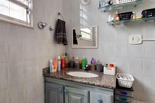 Banheiro Social de apartamento à venda com 2 quartos, 117m² em Santa Rosa, Niterói