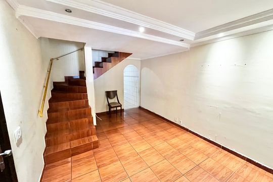 Sala de casa à venda com 3 quartos, 92m² em Vila Dionisia, São Paulo