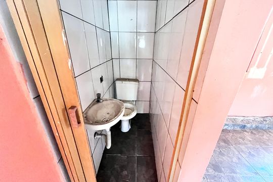 Varanda gourmet Banheiro de casa à venda com 3 quartos, 92m² em Vila Dionisia, São Paulo