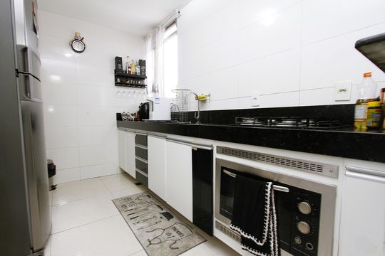Cozinha de apartamento à venda com 2 quartos, 90m² em Camargos, Belo Horizonte
