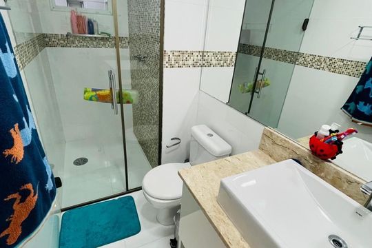 Banheiro de apartamento à venda com 3 quartos, 128m² em Vila Leonor, Guarulhos