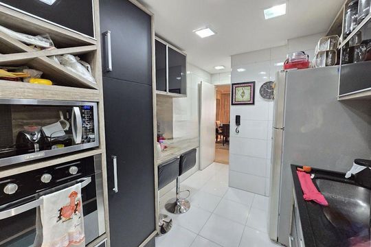Cozinha de apartamento à venda com 3 quartos, 128m² em Vila Leonor, Guarulhos