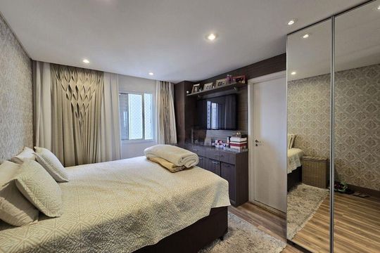 Quarto de apartamento à venda com 3 quartos, 128m² em Vila Leonor, Guarulhos