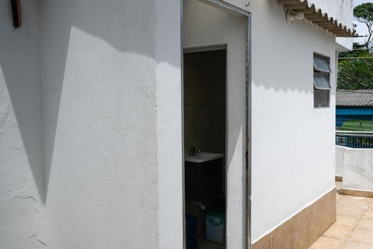 Quintal de casa para alugar com 2 quartos, 200m² em Vila Liviero, São Paulo