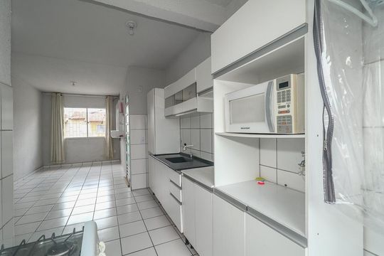 Cozinha de apartamento à venda com 2 quartos, 53m² em Santa Rosa de Lima, Porto Alegre