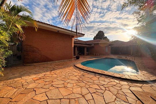 Piscina de casa para alugar com 5 quartos, 900m² em Ribeirânia, Ribeirão Preto