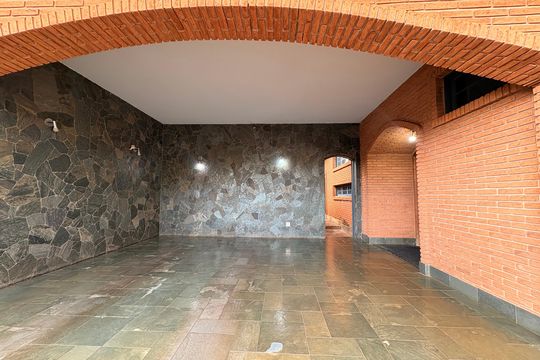 Garagem de casa para alugar com 5 quartos, 900m² em Ribeirânia, Ribeirão Preto