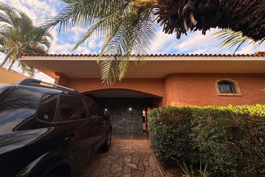 Garagem de casa para alugar com 5 quartos, 900m² em Ribeirânia, Ribeirão Preto