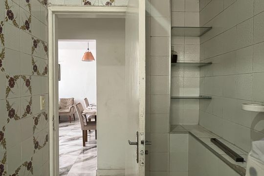 Banheiro de apartamento para alugar com 3 quartos, 192m² em Embaré, Santos