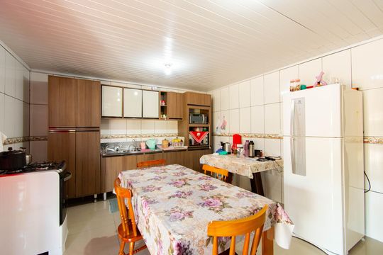 Casa à venda com 2 quartos, 63m² em Mathias Velho, Canoas