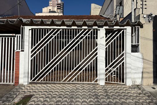 Fachada de casa à venda com 3 quartos, 139m² em Mirandópolis, São Paulo