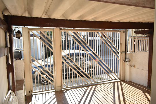 Garagem de casa à venda com 3 quartos, 139m² em Mirandópolis, São Paulo