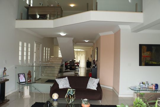 Casa de Condomínio para alugar com 4 quartos, 400m² em Granja Vianna, Cotia