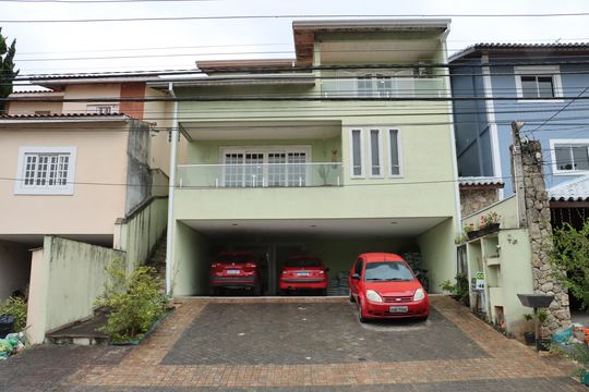 Casa de Condomínio para alugar com 4 quartos, 400m² em Granja Vianna, Cotia