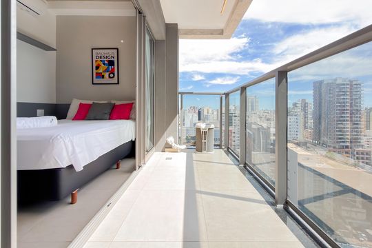 Varanda de kitnet/studio para alugar com 1 quarto, 28m² em Paraíso, São Paulo