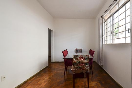 Sala de apartamento à venda com 3 quartos, 90m² em Santo Antônio, Belo Horizonte