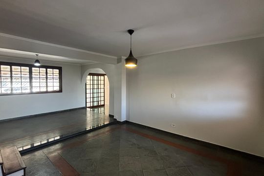Sala de casa para alugar com 3 quartos, 265m² em Campestre, Santo André