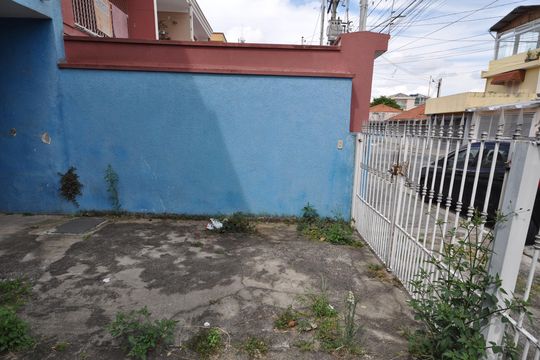 Garagem de casa à venda com 2 quartos, 300m² em Vila Nivi, São Paulo