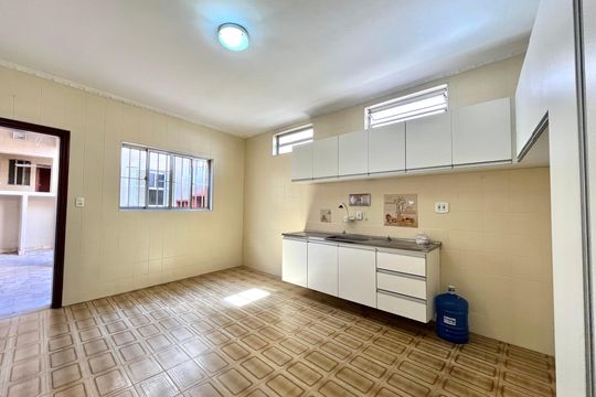 Cozinha de casa à venda com 4 quartos, 280m² em Planalto Paulista, São Paulo
