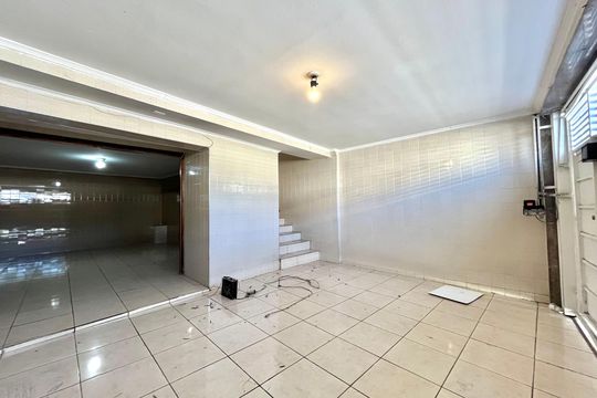 Garagem de casa à venda com 4 quartos, 280m² em Planalto Paulista, São Paulo