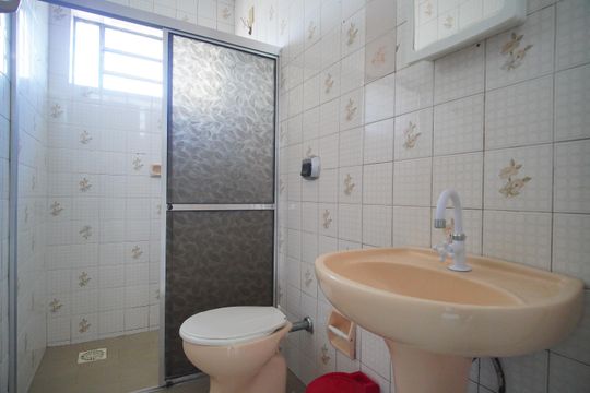 Banheiro Social de apartamento para alugar com 1 quarto, 30m² em Cristo Rei, São Leopoldo