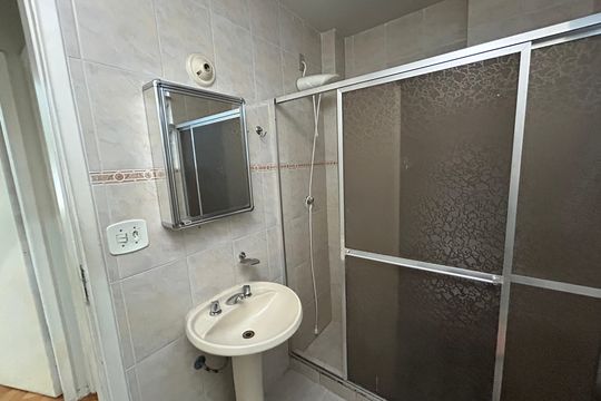 Banheiro de apartamento à venda com 2 quartos, 66m² em Engenho de Dentro, Rio de Janeiro