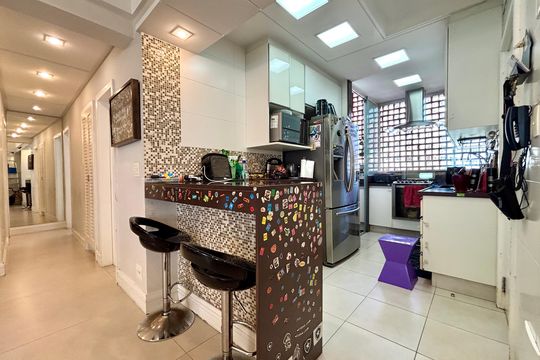 Cozinha de apartamento à venda com 3 quartos, 96m² em Copacabana, Rio de Janeiro