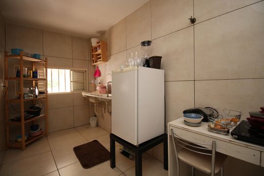 Cozinha e Área de Serviço de apartamento para alugar com 1 quarto, 45m² em Asa Norte, Brasília