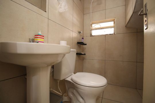 Banheiro Social de apartamento para alugar com 1 quarto, 45m² em Asa Norte, Brasília