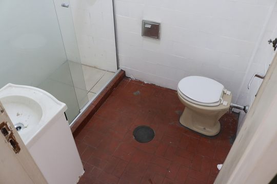 Banheiro de apartamento à venda com 2 quartos, 70m² em Vila Romana, São Paulo