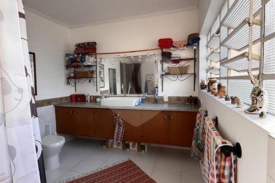 Casa à venda com 3 quartos, 230m² em Vila Sao Francisco (Zona Sul), São Paulo