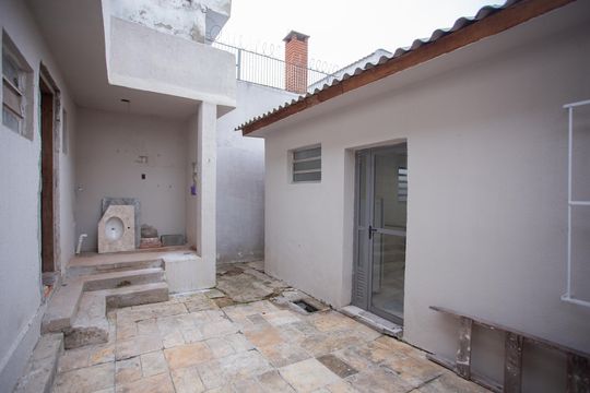 QUINTAL E ÁREA DE SERVIÇO de casa à venda com 2 quartos, 140m² em Casa Verde, São Paulo