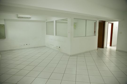 Garagem  de casa à venda com 3 quartos, 380m² em Jardim do Mar, São Bernardo do Campo