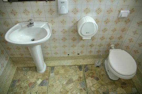 Banheiro de Serviço  de casa à venda com 3 quartos, 380m² em Jardim do Mar, São Bernardo do Campo