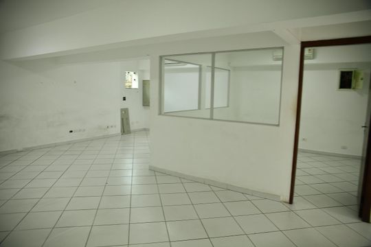 Garagem  de casa à venda com 3 quartos, 380m² em Jardim do Mar, São Bernardo do Campo