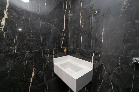 Banheiro de apartamento à venda com 1 quarto, 25m² em Vila Mazzei, São Paulo