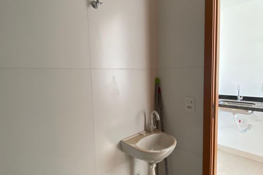 Banheiro de kitnet/studio à venda com 1 quarto, 25m² em Vila Mazzei, São Paulo