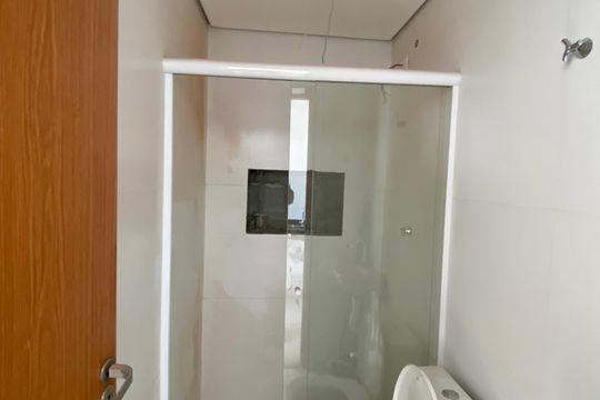 Banheiro de kitnet/studio à venda com 1 quarto, 25m² em Vila Mazzei, São Paulo