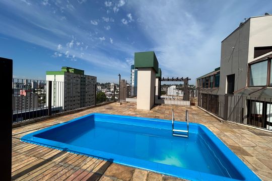 Varanda com piscina de apartamento para alugar com 3 quartos, 299m² em Vila Rosa, Novo Hamburgo