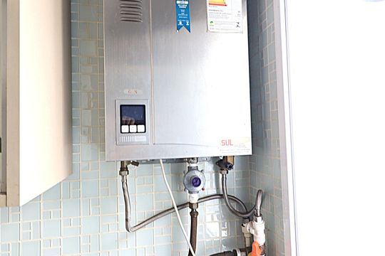 Área de Serviço - Aquecedor  de apartamento à venda com 2 quartos, 76m² em Humaitá, Porto Alegre