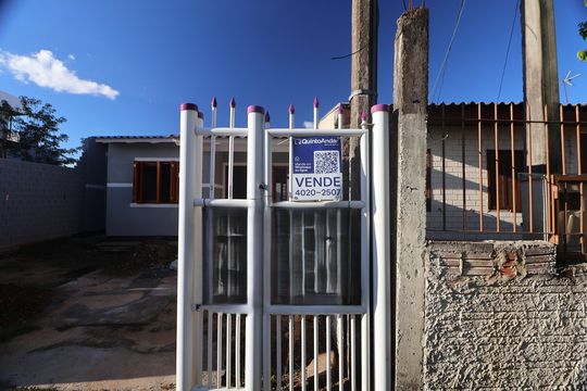 Placa de casa à venda com 3 quartos, 80m² em Mato Grande, Canoas