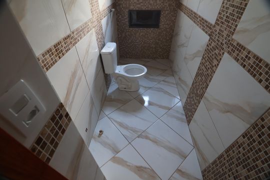 Banheiro de casa à venda com 3 quartos, 80m² em Mato Grande, Canoas