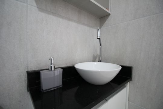 Banheiro Social de kitnet/studio à venda com 1 quarto, 34m² em Vila Sonia, São Paulo