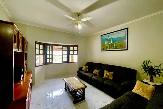 Sala de casa à venda com 4 quartos, 415m² em Vila Galvão, Guarulhos
