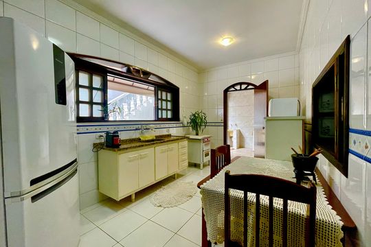 Cozinha de casa à venda com 4 quartos, 415m² em Vila Galvão, Guarulhos