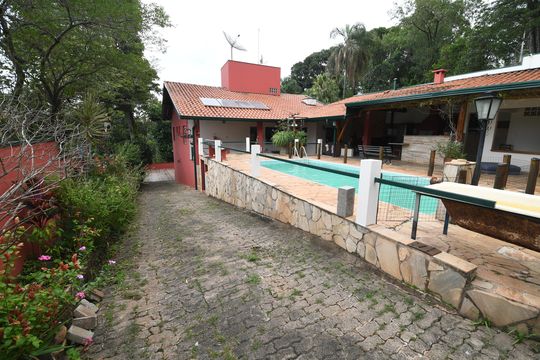 fachada de casa de condomínio à venda com 4 quartos, 2000m² em Parque Jatibaia (sousas), Campinas
