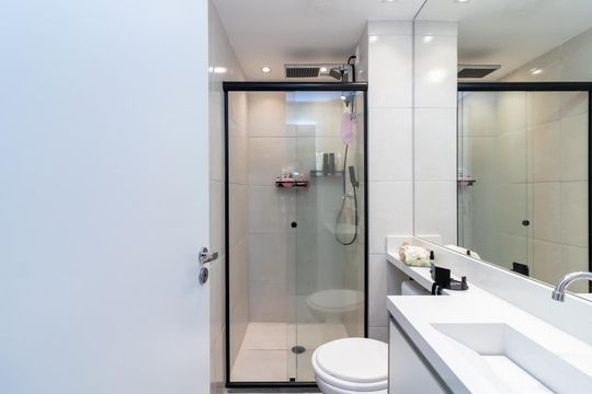 Banheiro de apartamento à venda com 2 quartos, 36m² em Vila Hebe, São Paulo